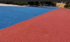 彩色陶瓷颗粒防滑路面耐磨性怎么样？颜色翻新后抗老化性吗？