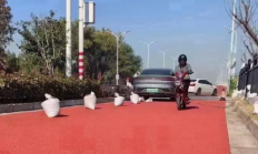 彩色陶瓷颗粒防滑路面养护要求有哪些？材料质量好维修少吗？