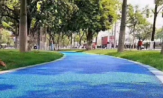 彩色陶瓷颗粒防滑路面掉色修复用什么材料？补漆后和原路面色差大吗？