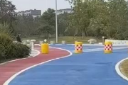 彩色防滑路面的耐高温性能如何？南方地区的季节适应性怎么样？