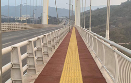 交叉口 彩色混合料路面耐磨性如何?施工与维护成本高吗?多少钱一平方米?