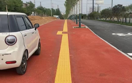 运动场 MMA彩色路面施工与维护成本高吗?施工难度有哪些?